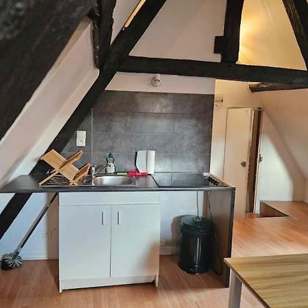 Apartamento Le Petit Medieval Montluçon Exterior foto